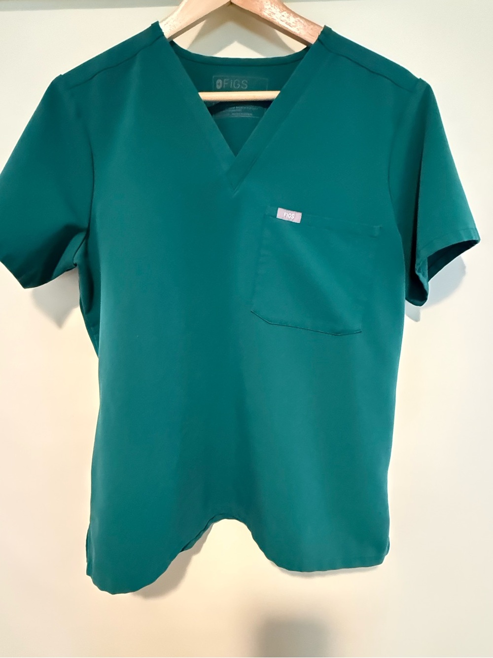 Figs Catarina Blueish Green Scrub Top, size medium